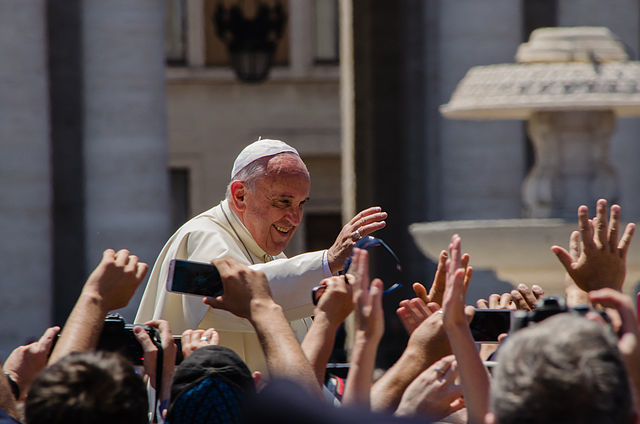 Pope Francis in St Peter's Square © Alfredo Borba