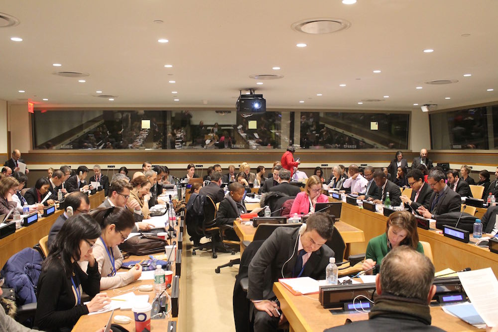 Deliberations continued through the night into early Saturday morning. Photo by IISD/ENB