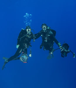 Shari and Kip (c)Brett Garling Mission BlueAG4V0876